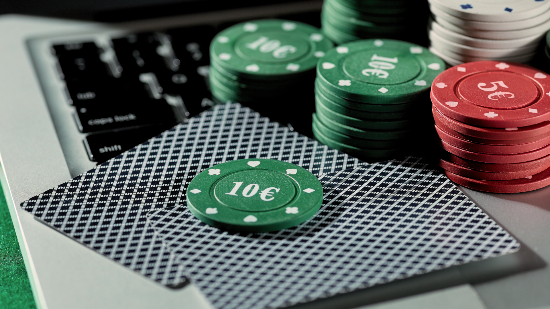 Sahabat Poker idn Kasino: Keberuntungan dan Strategi
